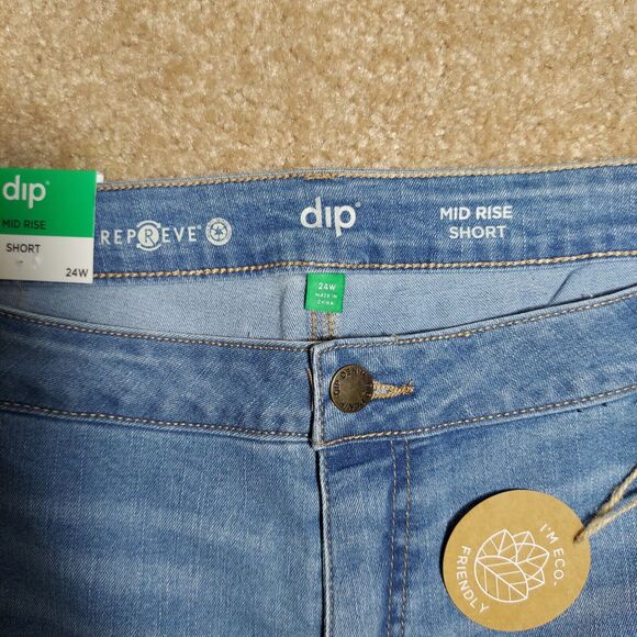 NWT Mid Rise 5" Shorts Womens Plus Sz 24W Denim Cutoff Frayed Cuffed Shorts Dip - Picture 3 of 8